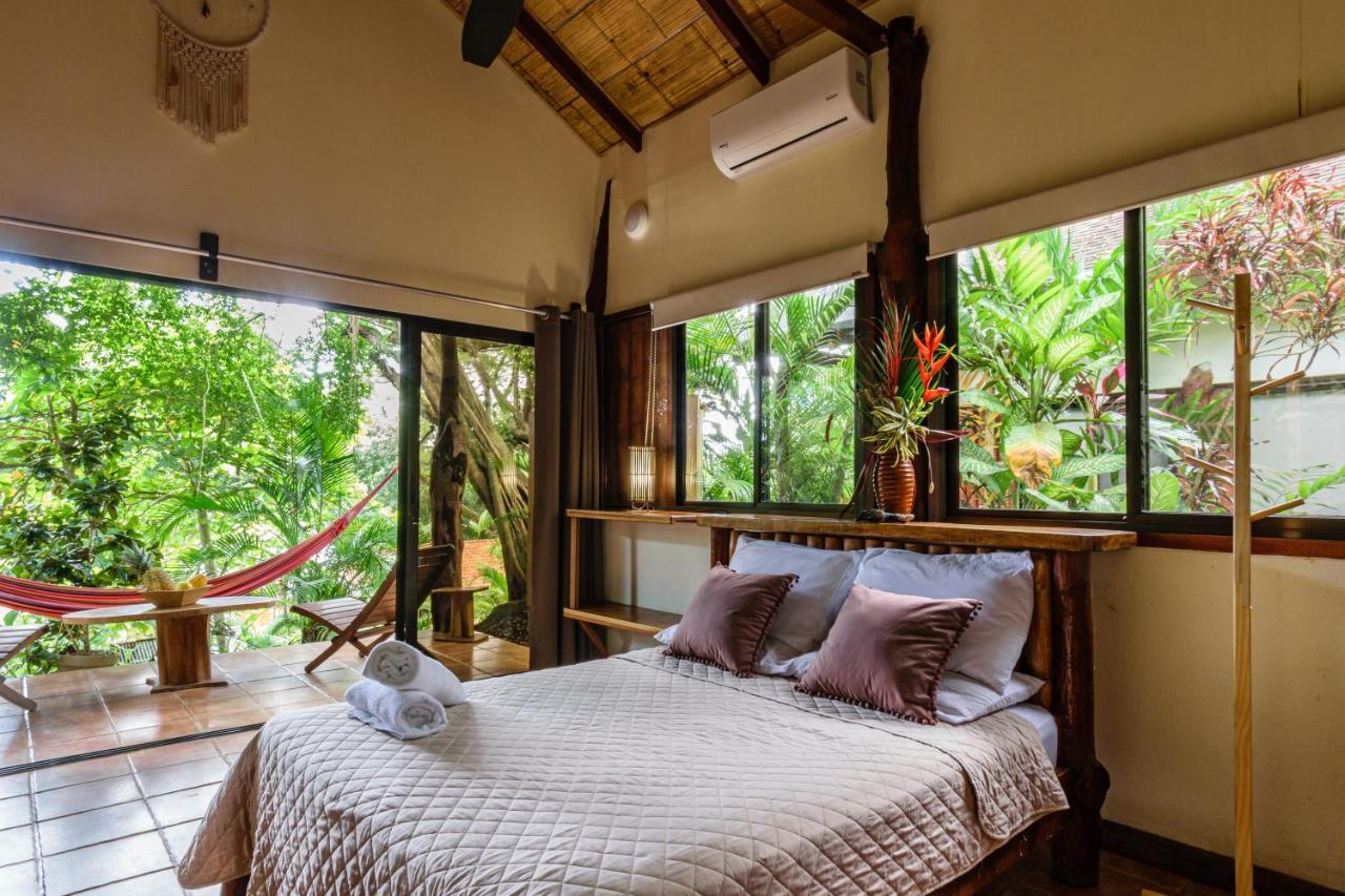 Funky Monkey Lodge Playa Santa Teresa  Kültér fotó