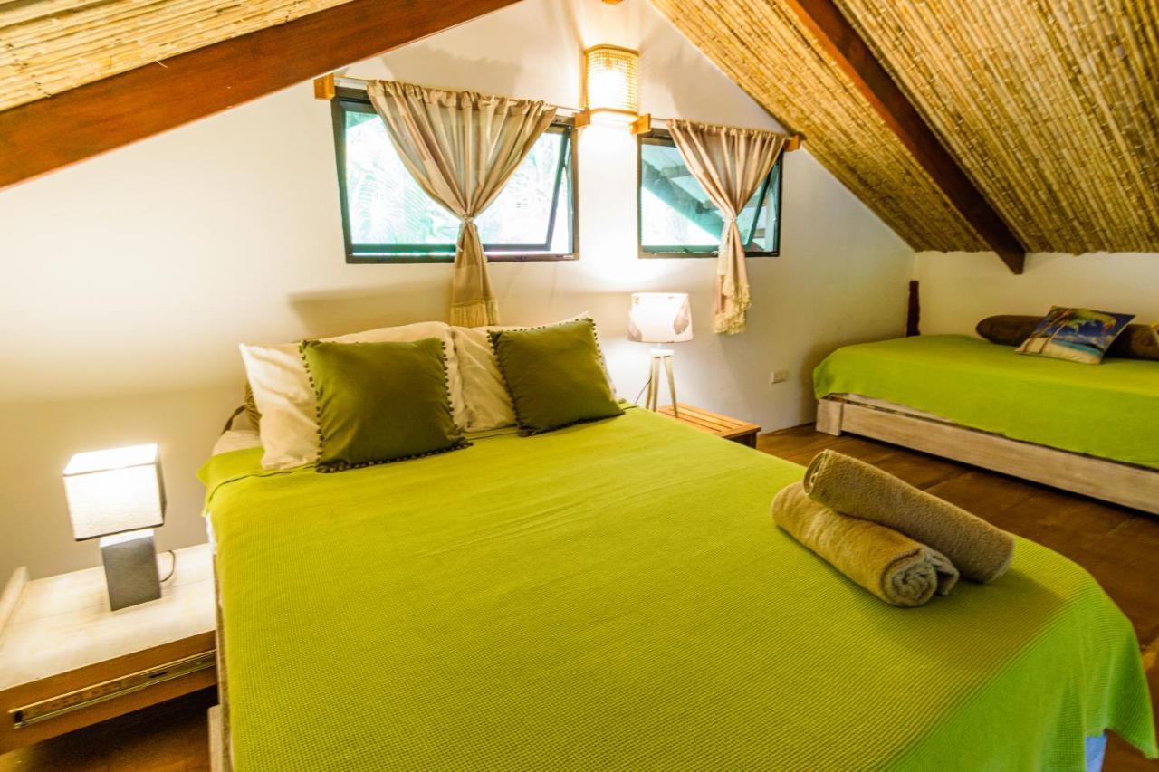 Funky Monkey Lodge Playa Santa Teresa  Kültér fotó