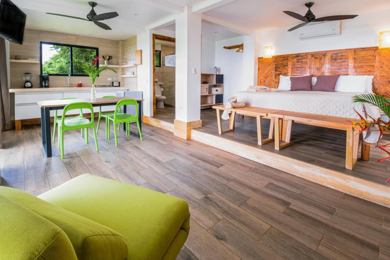 Funky Monkey Lodge Playa Santa Teresa  Kültér fotó