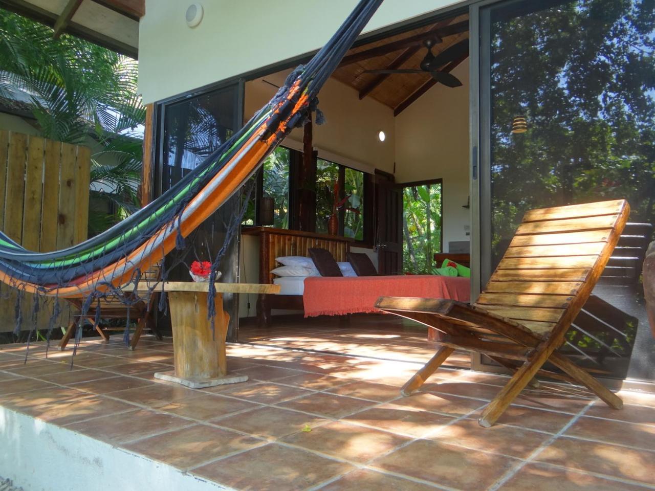 Funky Monkey Lodge Playa Santa Teresa  Kültér fotó